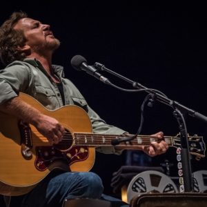 Eddie Vedder, voce e chitarra al Firenze Rocks